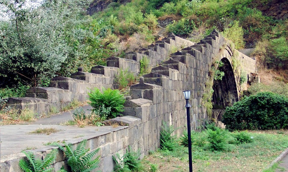 Старый мост Санаина