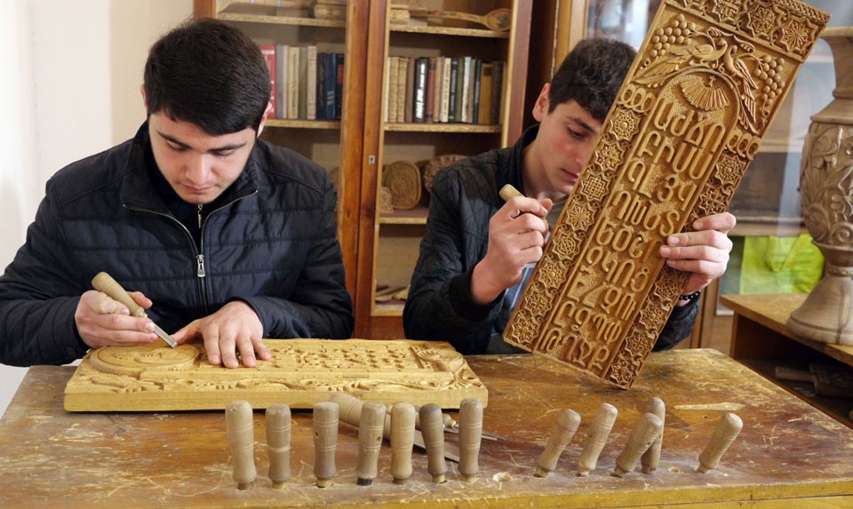 Искусство армянского письма