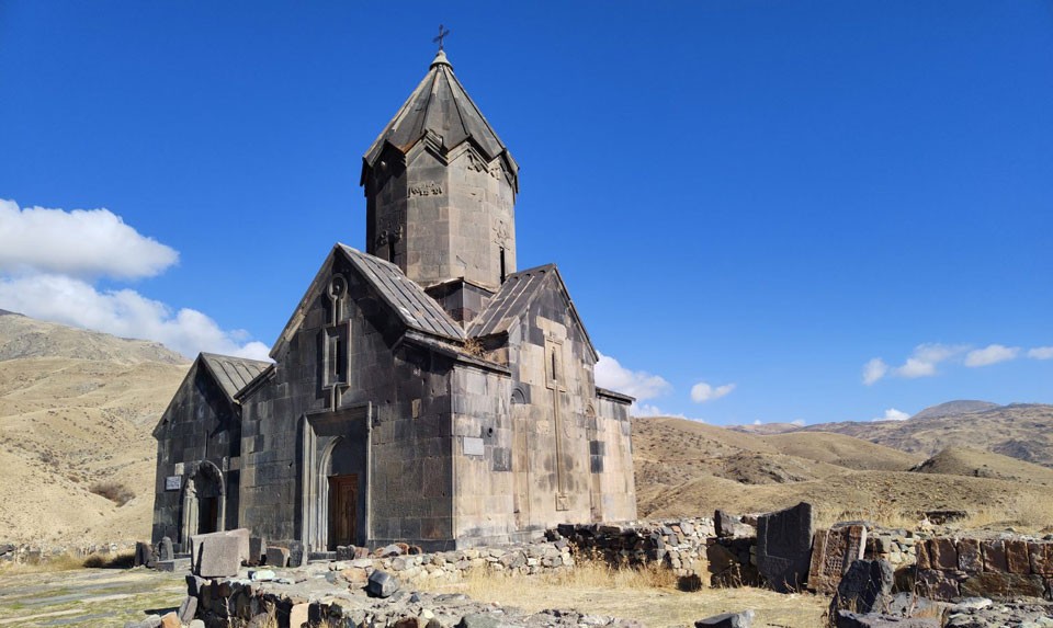 Tanahat Monastery