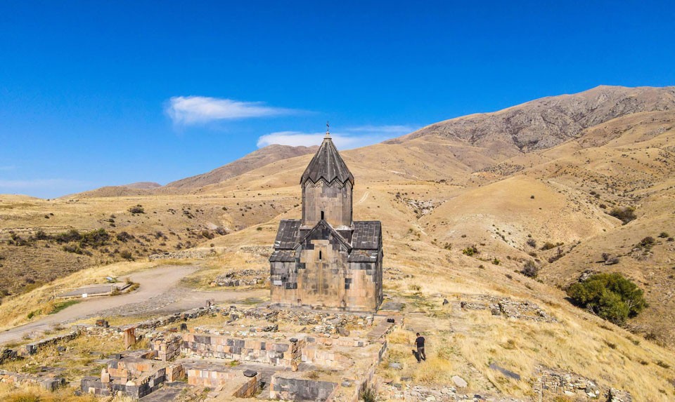 Tanahat Monastery