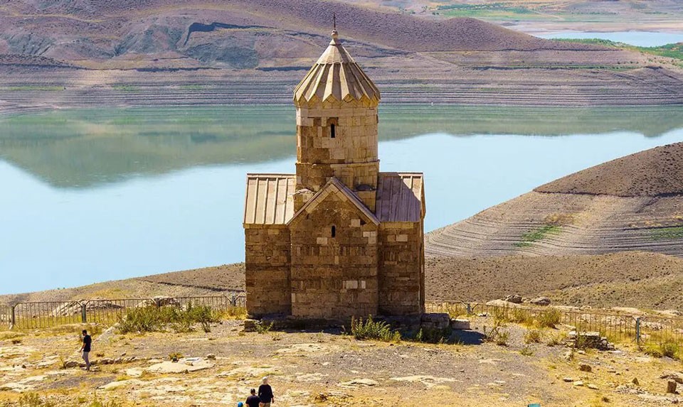 Армянский монастырь Дзор Дзор в Иране