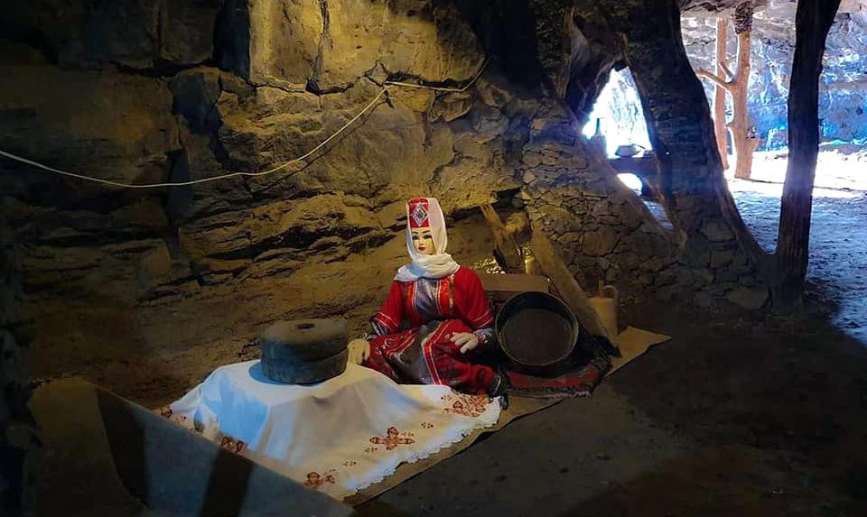 “Mendz Er” cave-museum & restaurant