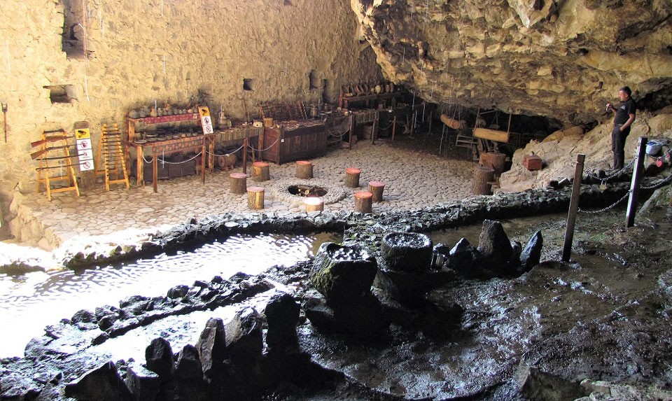 Пещерно-крепостной комплекс “Зарни-Парни”