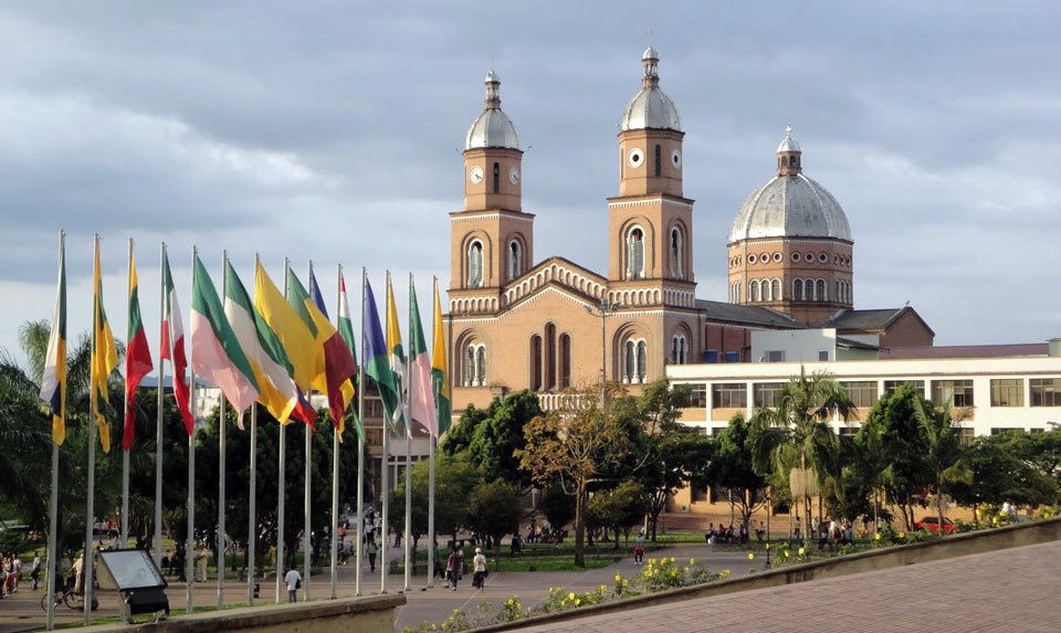 Plaza de Armenia, Colombia  World cities, Hdr photography, Colombia