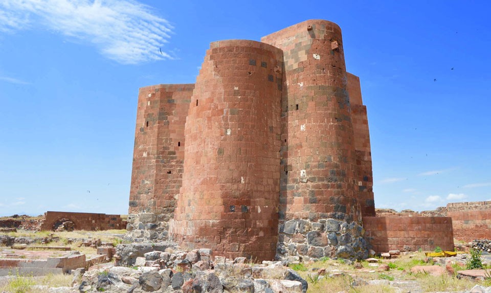 Dashtadem Castle