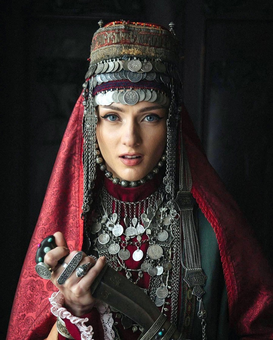 Armenian women's Taraz