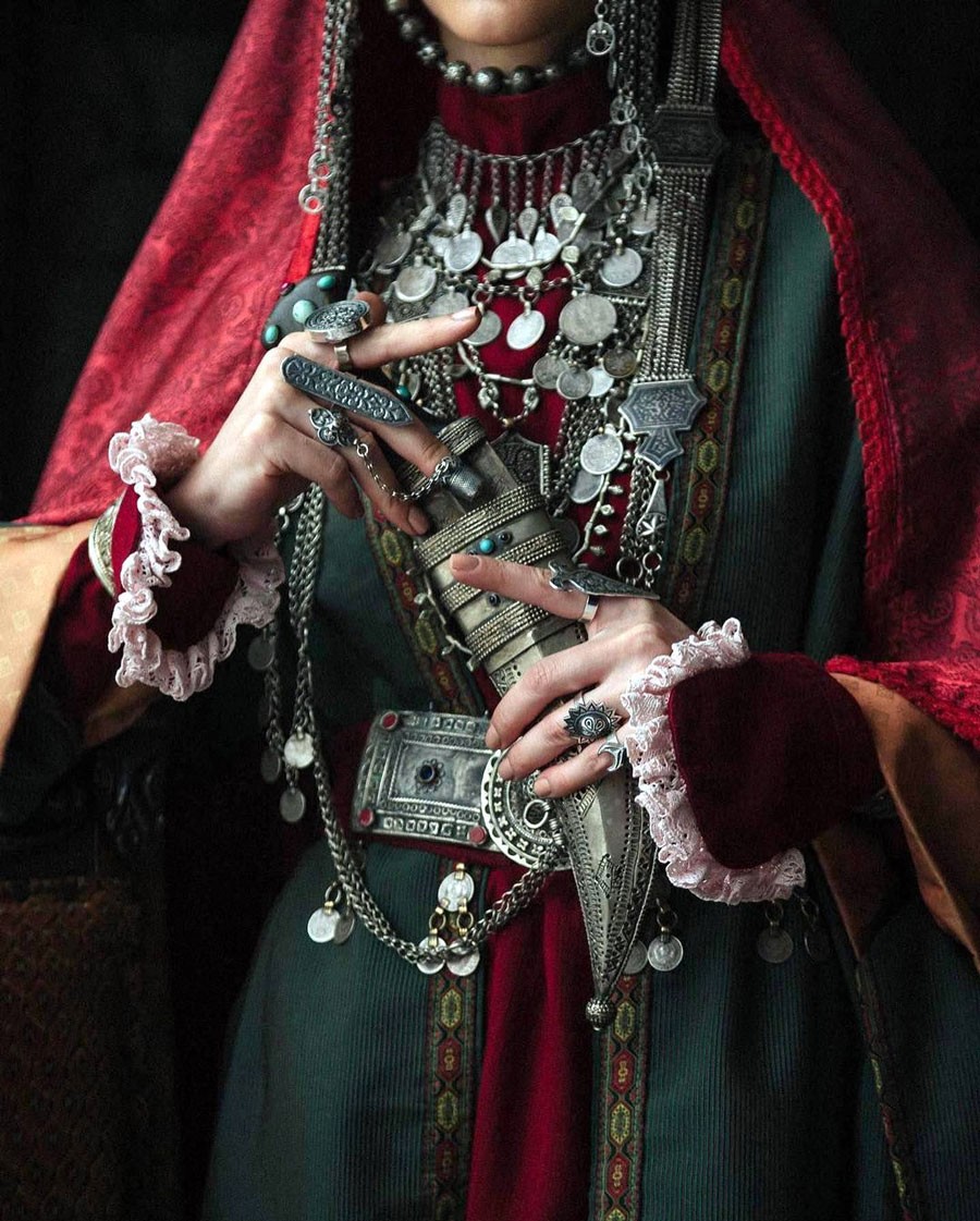 Armenian women's Taraz